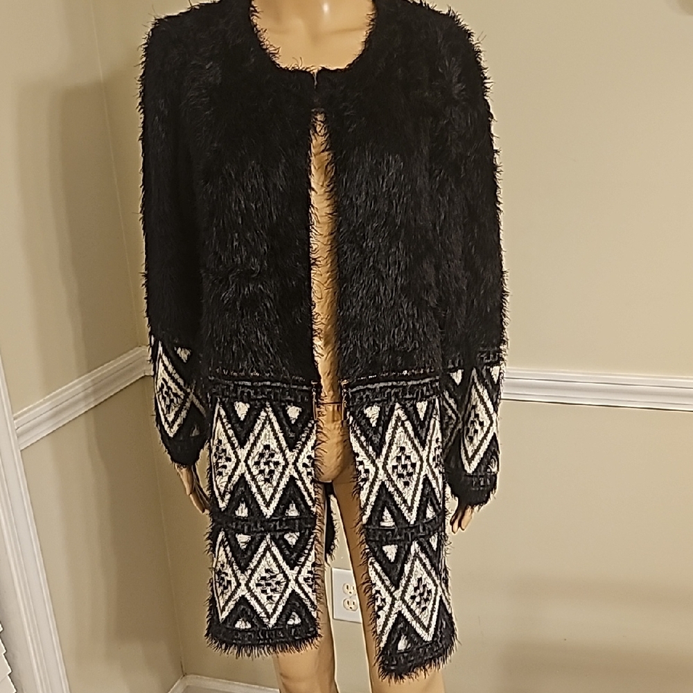 Elegant Black and White Patterned Women's Cardigan